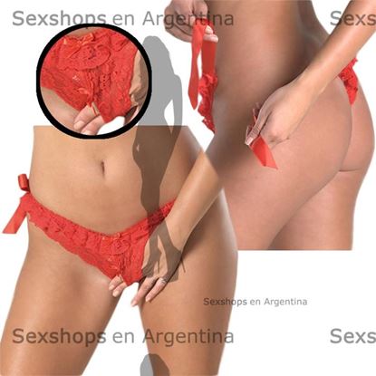 Tanga roja desmontable con abertura delante